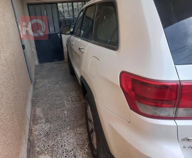 جیپ گراند شیرۆکی